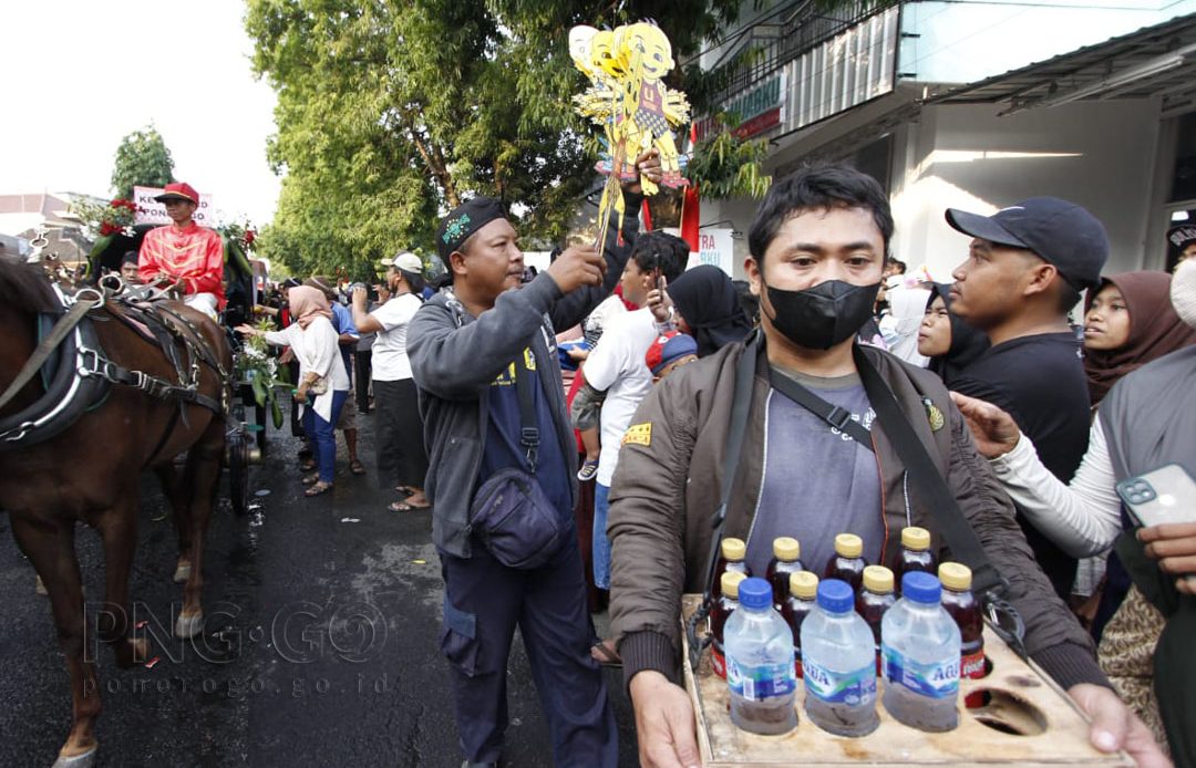 Penjualan Tiket FNRP Puluhan Juta Semalam, Penghasilan Pedagang Ratusan Ribu Sehari