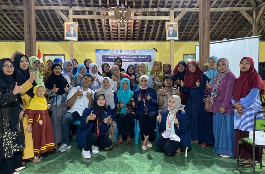 Tegalsari Dapat Pendampingan Mahasiswa IPB, Sulap Sampah Plastik Jadi Bantal Ecobricks
