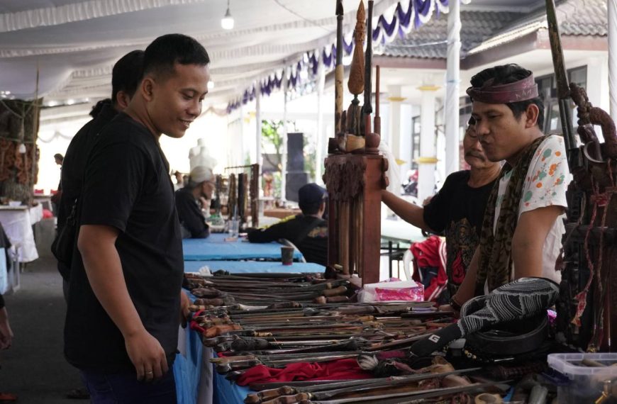 Pameran, Lokakarya, Lelang Keris, hingga Bursa Barang Lawasan dan Batu Akik