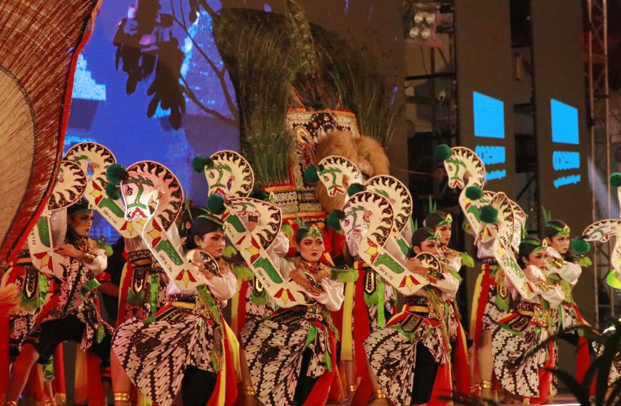 Panggung Utama Grebeg Suro 2025 Bergengsi Tinggi, Fadli Zon Kagumi Reog Ponorogo