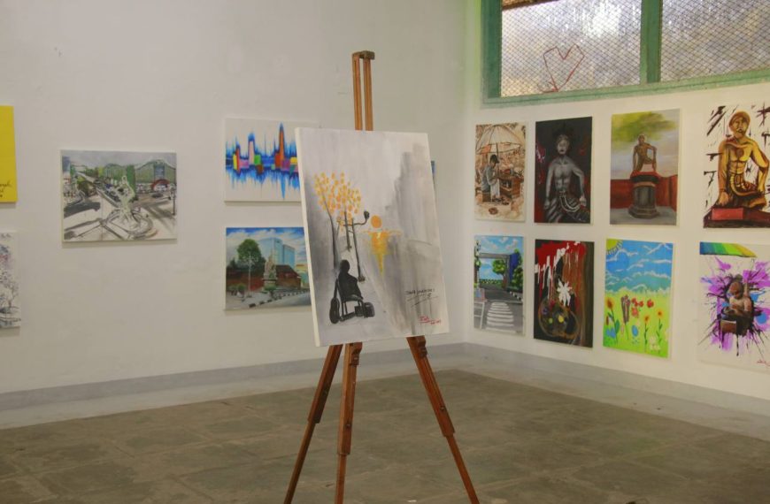 Perupa Muda Dominasi Pameran Lukisan Sanggar Zhor Zhamboe