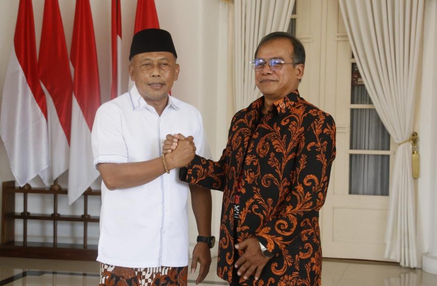 Bertemu Bupati Sugiri, Stafsus Wapres Bahas Reog Ponorogo sebagai Kekayaan Budaya