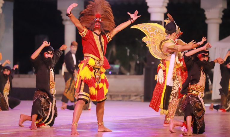 Evolusi Bujangganong dari Kostum, Topeng, hingga Gerak Tari Jenaka ...