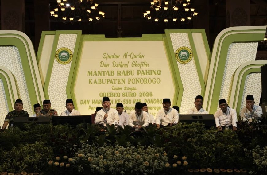 Grebeg Suro Istimewa karena Selalu Diawali Simaan Al-Qur’an dan Dzikrul Ghofilin Mantab